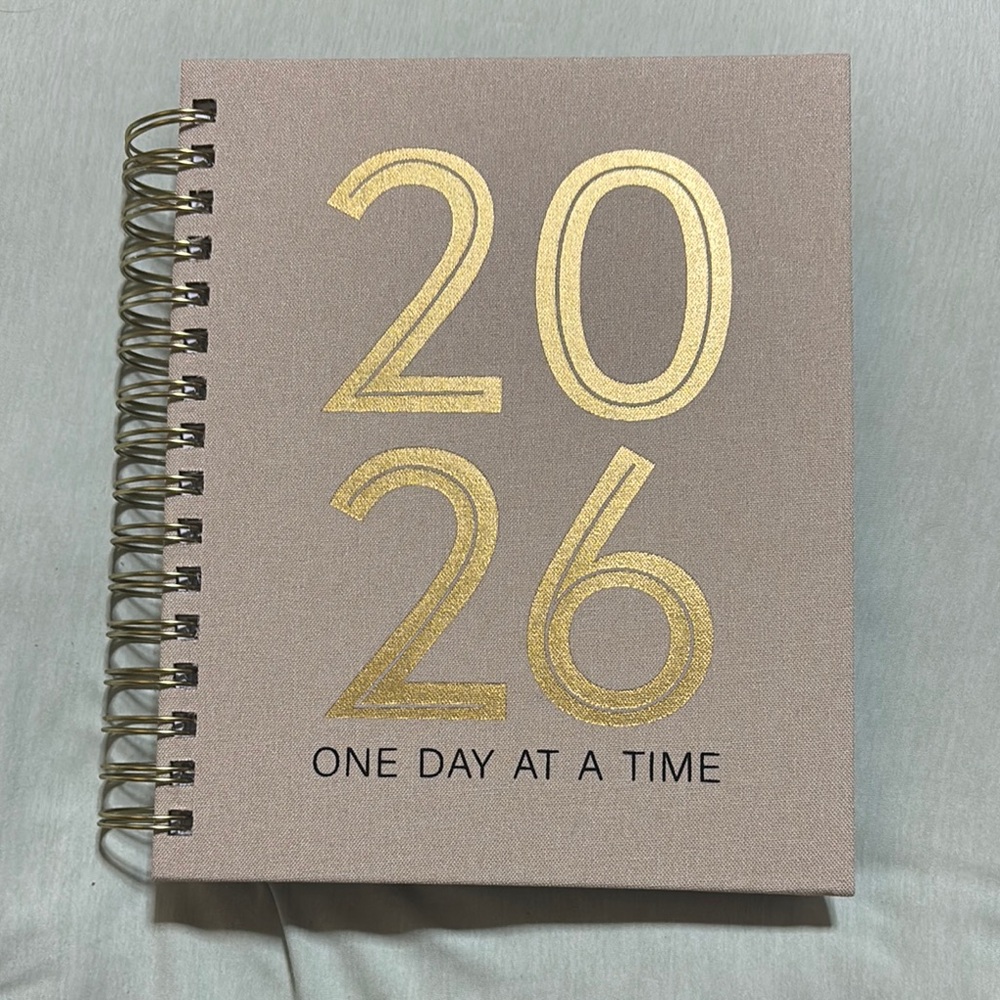 18 month Eccolo 2025/2026 Planner with Gold Accents